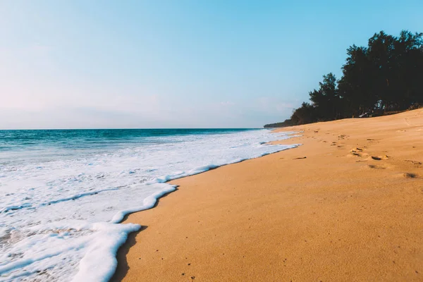 海滩上的潮水景观 — 图库照片