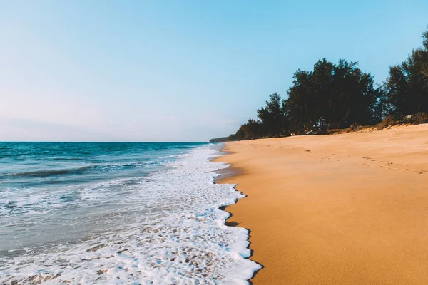 海滩上的潮水景观 — 图库照片