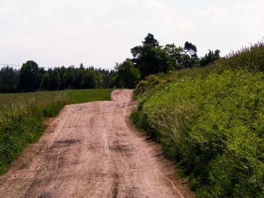 Kashubian köyünde bir yolculuk. Kashubian bölgesi Polonya 'nın kuzey kesimindedir. Tarım ve doğa kavramı.
