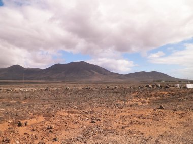 Çöl - Lanzarote 'nin tipik manzarası, Kanarya Adaları. Seyahat ve doğa kavramı.