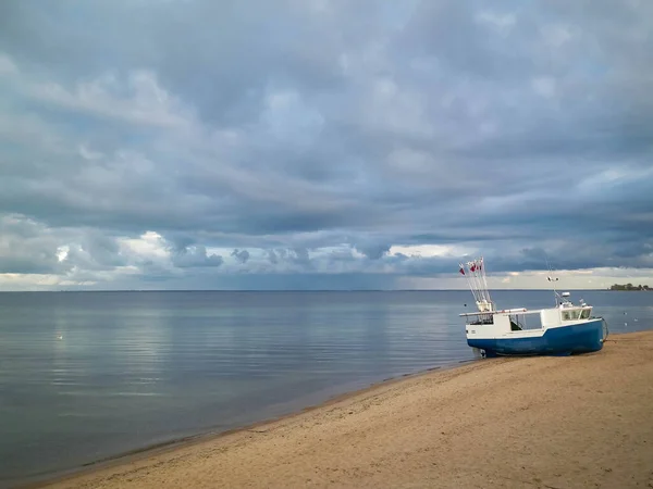 Barco Pesca Costa Mar Báltico Tempo Tempestuoso Mechelinki Polónia Baía — Fotografia de Stock