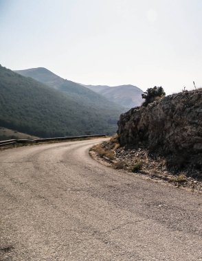 Makedonya 'nın Galiçya Ulusal Parkı Dağları. Makedonya 'da Offroad, Balkan doğası ve keşif kavramı.