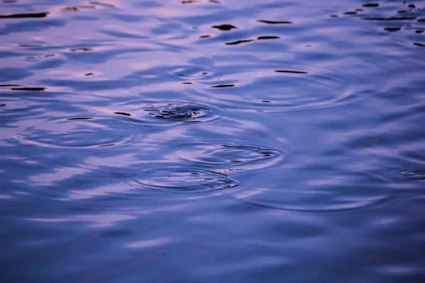 Kolor tła z powierzchni wody — Zdjęcie stockowe