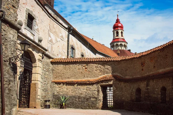 Castello di Nachod, che si trova sopra l'omonima città della Repubblica Ceca Immagine Stock