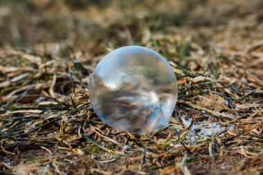 soğuk bir kış gününde kabarcık açık havada