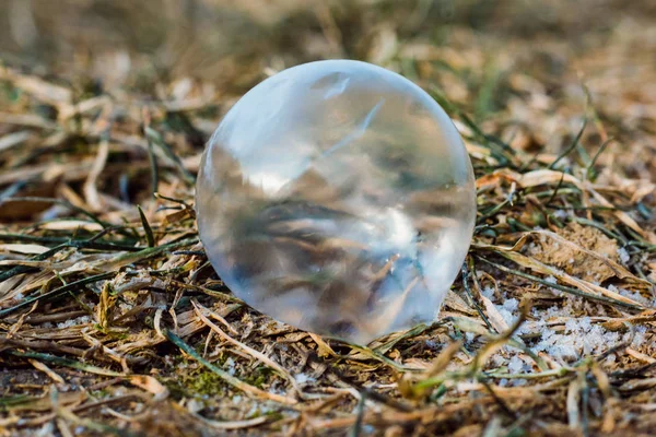 soğuk bir kış gününde kabarcık açık havada