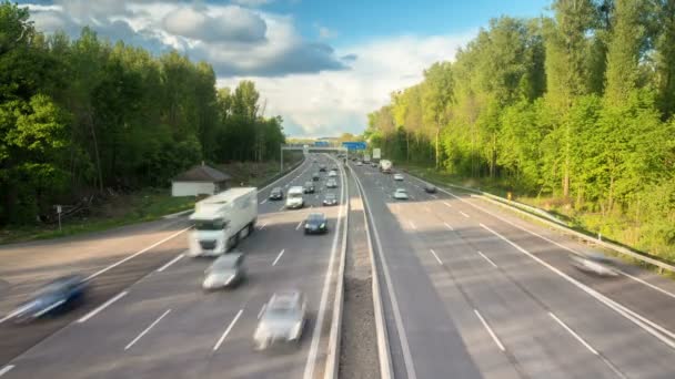Duitsland snelweg verkeer in Sommer Timelapse — Stockvideo
