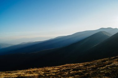 Karpatlar 'da Güneşli Gün