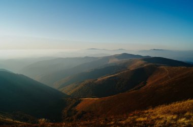Karpatlar 'da Güneşli Gün