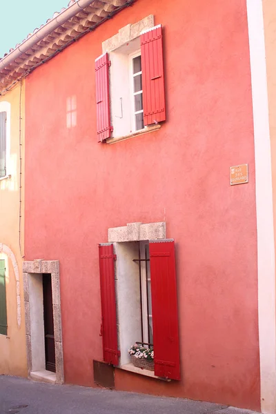 Roussillon, Provence, Fransa - renkli duvar — Stok fotoğraf