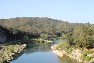 Gardon Nehri, Fransa. Pont du Gard 'dan Görünüm