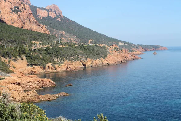 Fransız Riviera'sında Esterel sahil