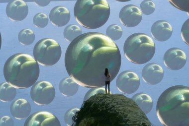 İnsan silueti ve topları ile soyut arkaplan