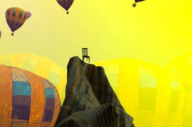 İnsan silueti ve hava balonlarıyla soyut arkaplan