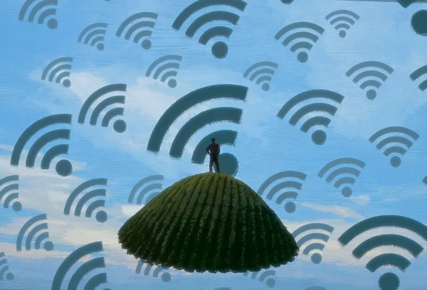 Fondo Abstracto Con Silueta Humana Señales Wifi — Foto de Stock