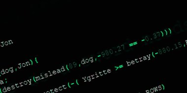 Yazılım geliştirici programlama kodu. Soyut modern sanal bilgisayar senaryosu. Masaüstü ekranında yazılım geliştirici programcının çalışması 
