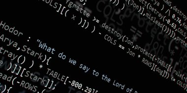 Yazılım geliştirici programlama kodu. Soyut modern sanal bilgisayar senaryosu. Masaüstü ekranında yazılım geliştirici programcının çalışması 