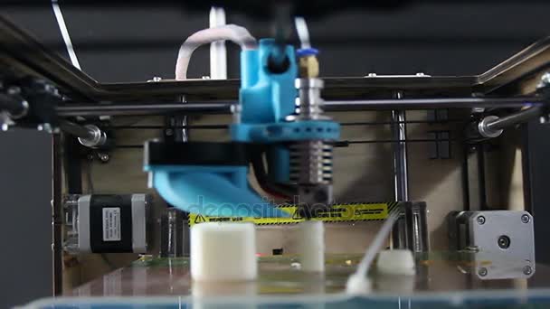 3D-skrivare i arbete — Stockvideo