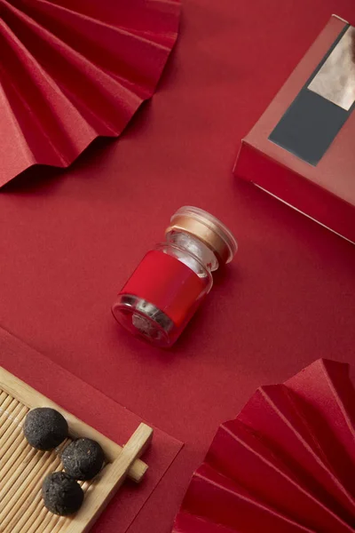 Vento Cinese Sfondo Rosso Rosso Ventilatore Pieghevole Scatola Oro Rosso — Foto Stock