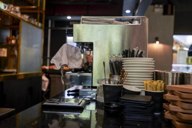 Bar şarap masası yapılandırması. Yakın plan.