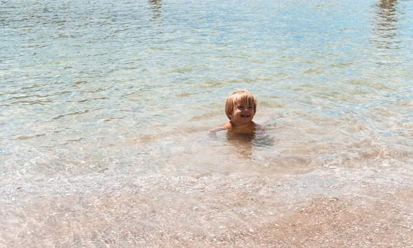 Ładny Mały Chłopiec Plaży — Zdjęcie stockowe