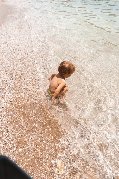 Ładny Mały Chłopiec Plaży — Zdjęcie stockowe