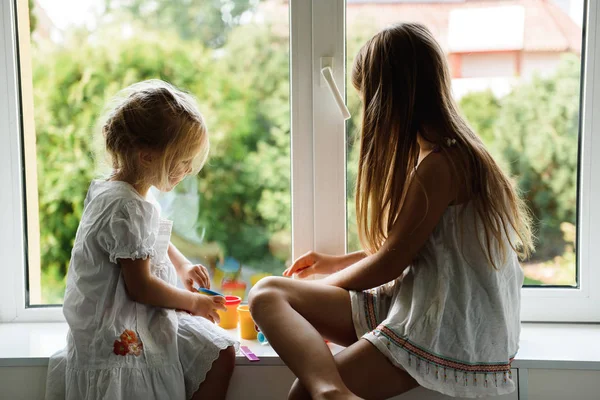 Girl Kids Playing Toys Indoor — Foto de Stock