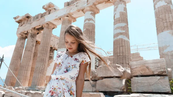 Young Girl Dress Ruins Ancient City — Stockfoto