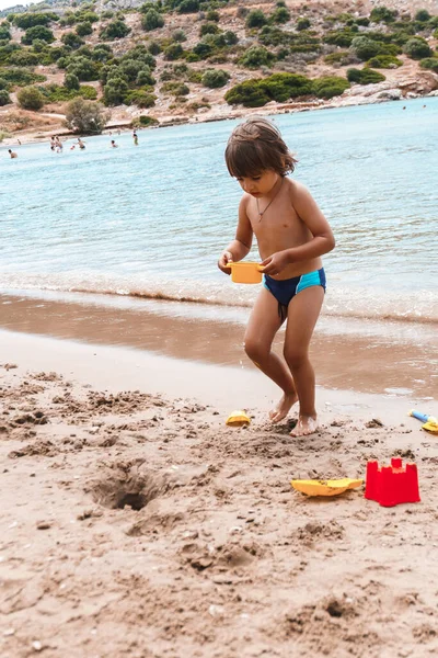 Słodkie Małe Dziecko Gra Plaży — Zdjęcie stockowe