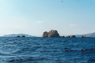 Güzel deniz manzarası ve okyanus.