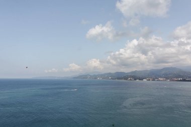 Deniz manzarası ve kumsal.