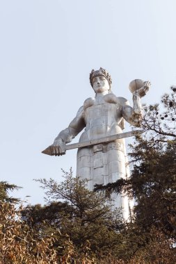 Gürcistan 'ın Annesi Anıtı