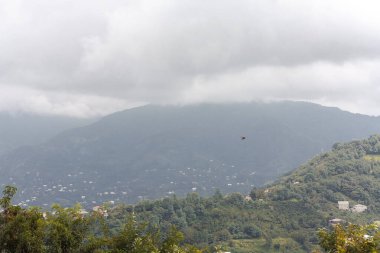 Şehir Gürcistan 'ın en yüksek noktasından görünüyor.