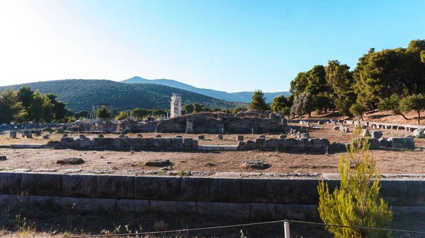 Doğadaki Yunan Adasında Amfitiyatro — Stok fotoğraf