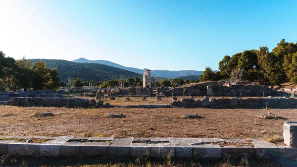 Doğadaki Yunan Adasında Amfitiyatro — Stok fotoğraf