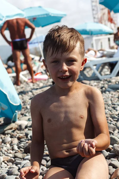 Niños Nadando Orilla Del Mar — Foto de Stock