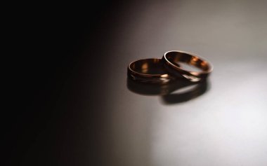 Alyans, altın yüzük, aksesuar.