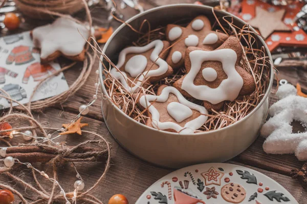 Güzel bir Noel kutusunda zencefilli ekmek