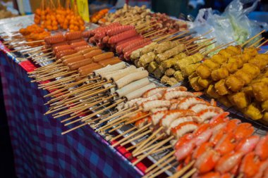 Bambu sopa ile Tay et topu ve sosis