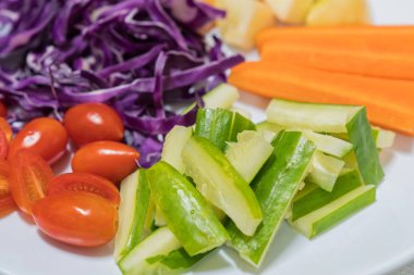 kırmızı lahana salatası