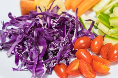 kırmızı lahana salatası