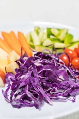 kırmızı lahana salatası