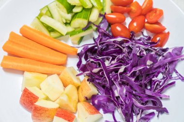 kırmızı lahana salatası