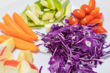 kırmızı lahana salatası