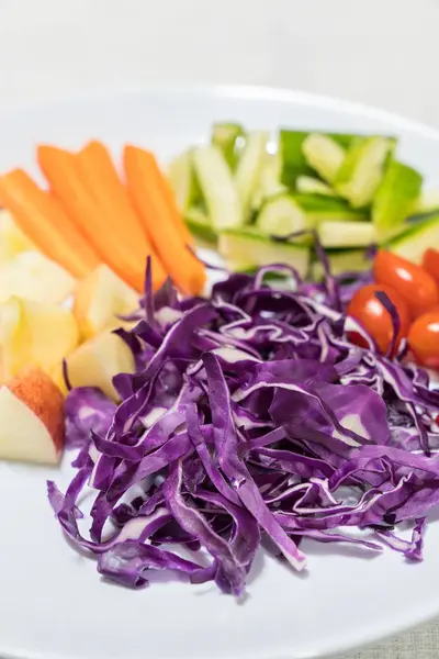 kırmızı lahana salatası