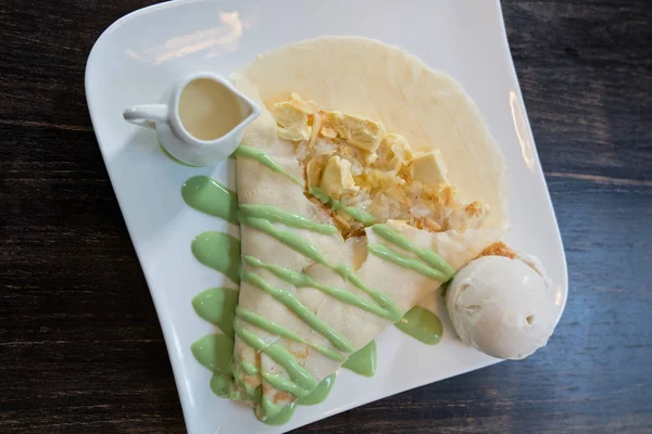 Crepe durian and ice-cream — Stock Photo, Image