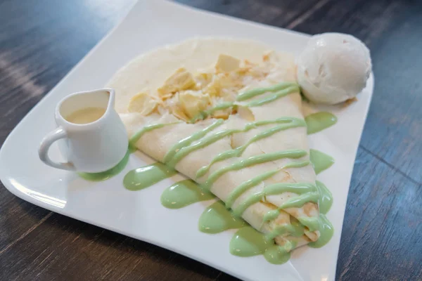 Crepe durian and ice-cream — Stock Photo, Image