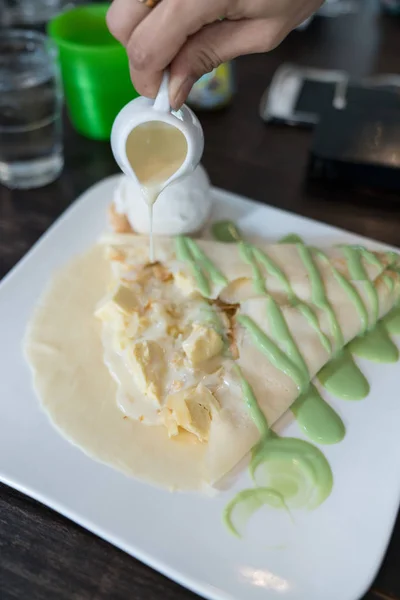 Crepe durian and ice-cream — Stock Photo, Image