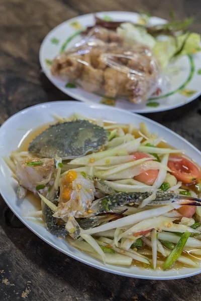 Yengeçli Papaya salatası