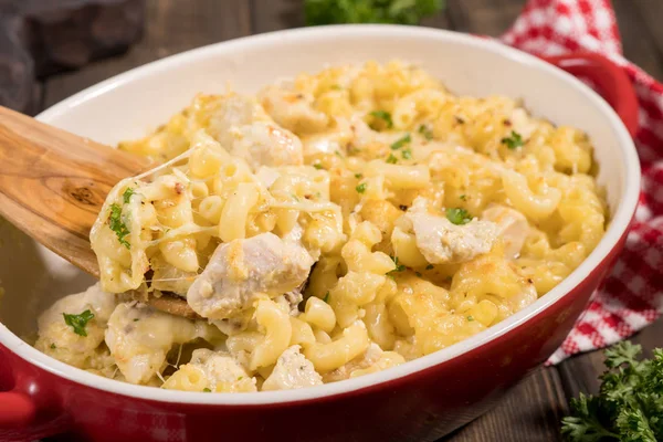 Macarrão com queijo, frango — Fotografia de Stock